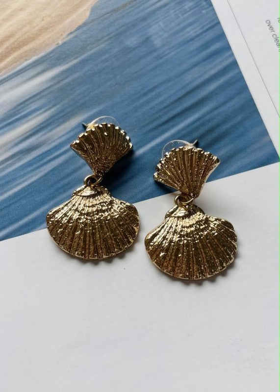 Vintage style shell shape drop earring