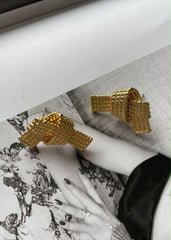 Gold plated special knot design stud earring