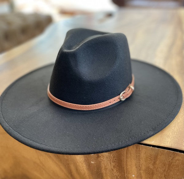 Structured wide brim panama hat With leather belt
