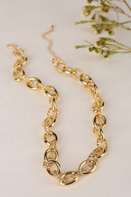 Bold chain necklace   gold
